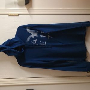 American Eagle pullover